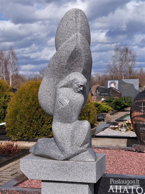 Medinis šventojo skulptūros pavyzdys
