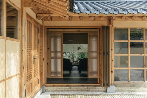 Bukčion Hanok kaimo gatvelė Seule