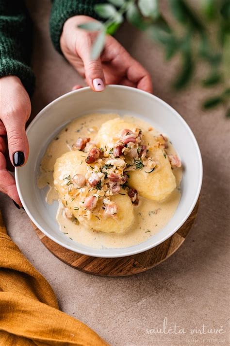 Ingredientai įdarytoms bulvėms su varške