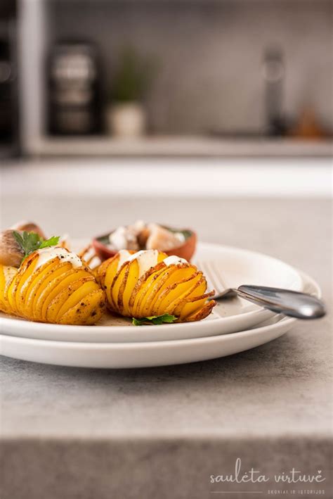 Hasselback bulvės orkaitėje