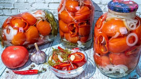 Konservuoti pomidorai su paprika