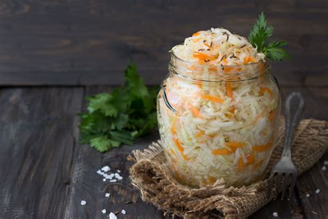 Marinuoti kopūstai stiklainiuose