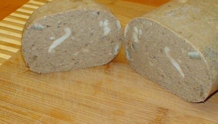 Taisyklingai supjaustyti jautienos kepenų gabalėliai