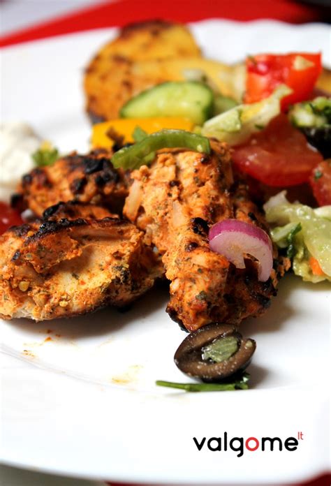 Šašlykai su daržovių garnyru