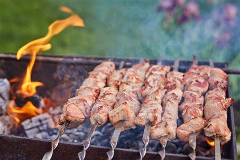 Šašlykai kepti ant iešmų