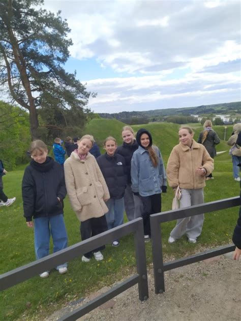 Mokiniai ekskursijoje Kernavėje