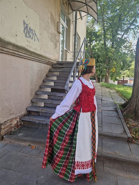 Tautinio kostiumo istorinė raida