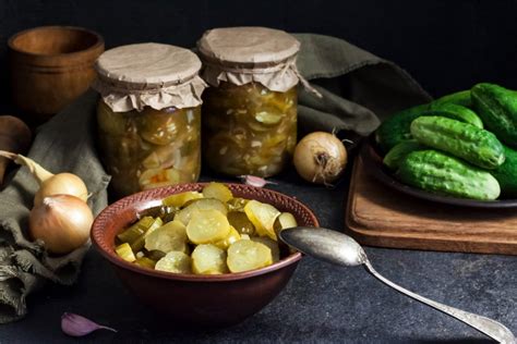 pjaustyti agurkai dubenyje