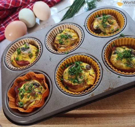 Omletas keksiukų formelėse