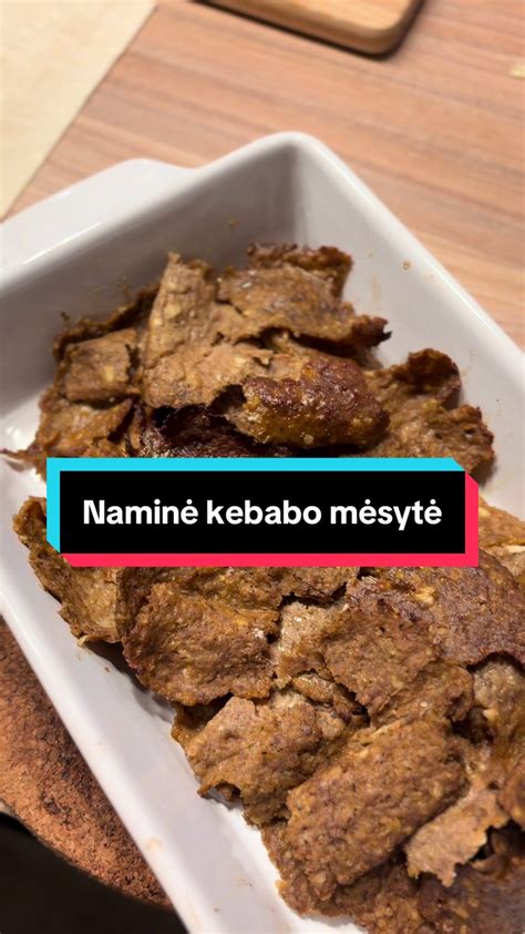 Mėsos masažavimas su prieskoniais