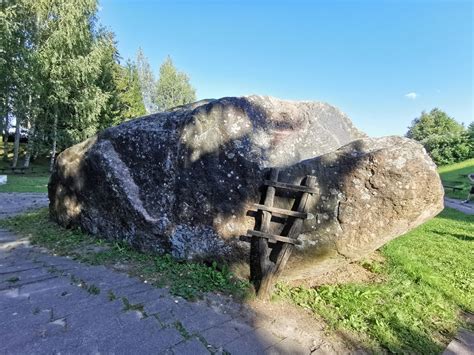 Barstyčių akmens vaizdas