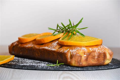 Apelsinų kekso pavyzdys su glajumi