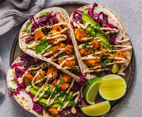 Paruošti stiklainiai su marinuotais žiediniais kopūstais