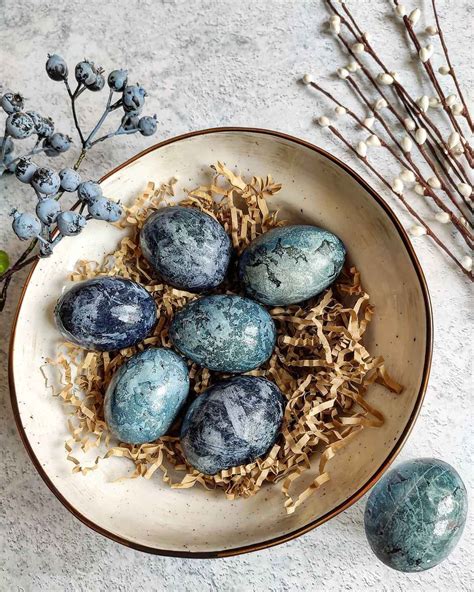 įvairūs natūralūs dažikliai kiaušiniams