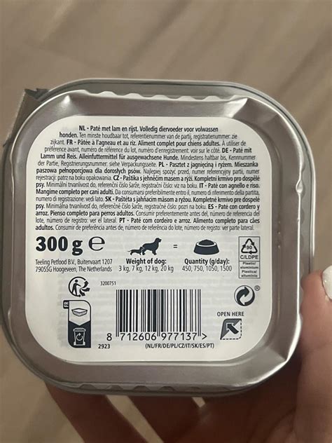 Šunų konservų ingredientų etiketė