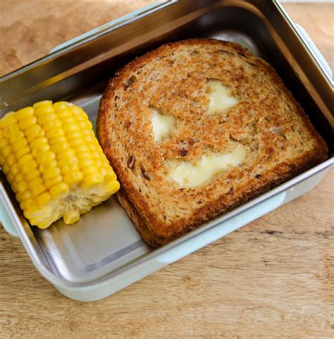 Įvairūs sveiki sumuštinių ingredientai