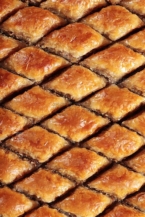 Paruošta baklava supjaustyta rombais