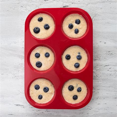 procesas maišant keksiukų tešlą