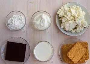 Įvairūs sausainių ir varškės pyragų ingredientai