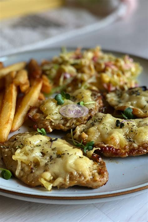 Klasikiniai kiaulienos kepsneliai keptuvėje