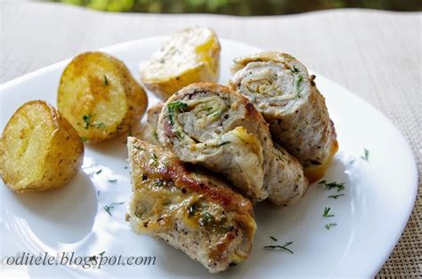 Kiaulienos suktinukai su šonine ir žolelėmis ant grotelių