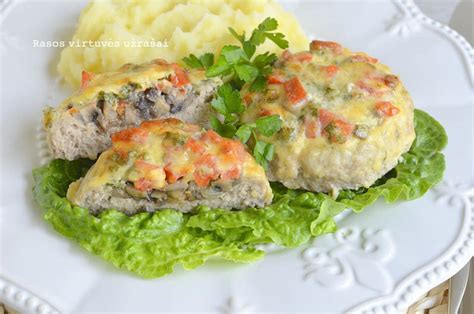 Baigti kepti mėsos lizdeliai orkaitėje