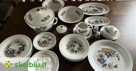 Vintažinis porceliano servizas su gėlių dekoru