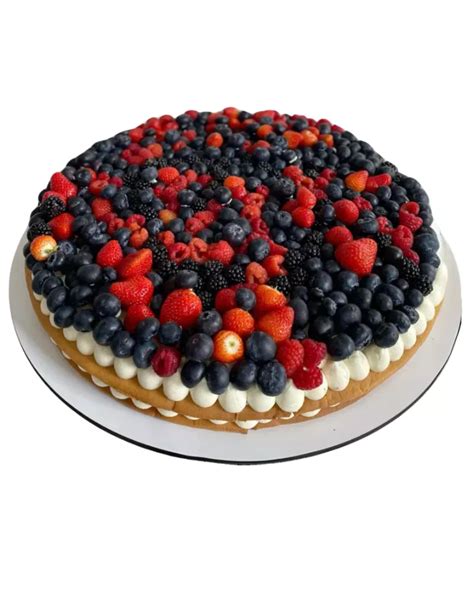 Nuogas tortas su uogomis