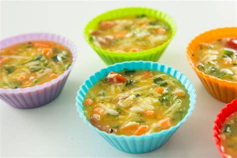 Spalvingi Lego tematikos keksiukai