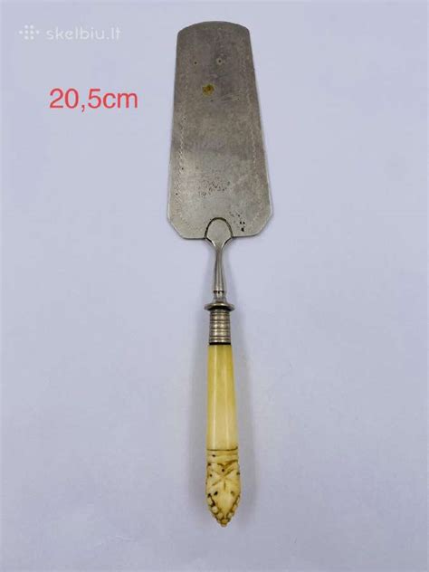 Tradicinis vestuvinis peilis ir lopetėlė tortui pjaustyti