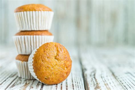 nuotrauka su ingredientais apelsininiams keksiukams