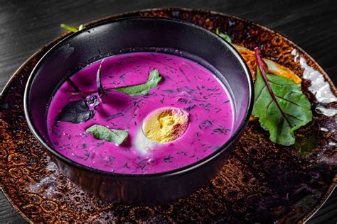 Lietuviškos šaltibarščių sriubos ingredientai