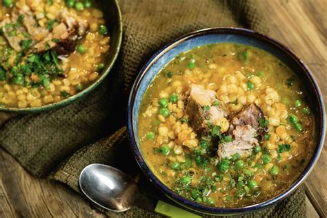 Soti žirnių sriuba