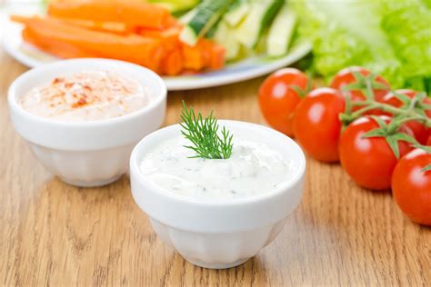 Nuotrauka su ingredientais veganiškam tūkstančio salų padažui