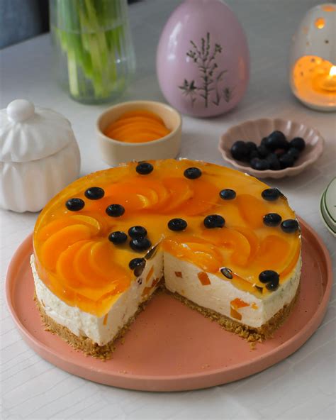 Įvairūs nekeptų tortų pavyzdžiai