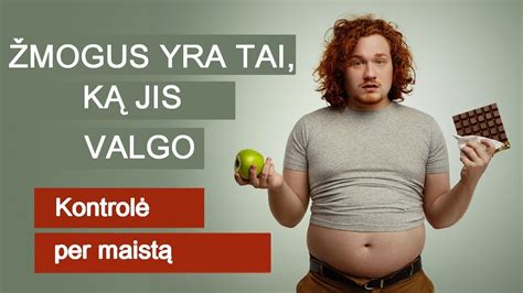 žmogus valgo sriubą šaukštu
