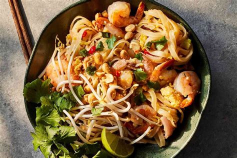Įvairios Pad Thai patiekalo variacijos