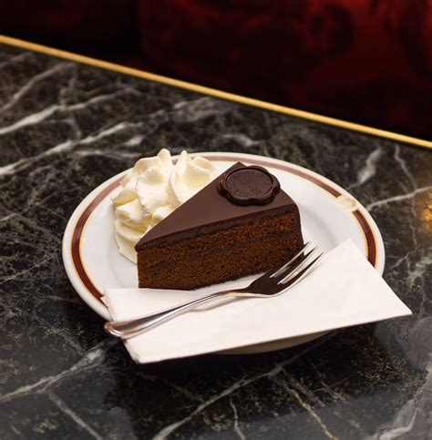 Istorinis Sacher-Torte tortas