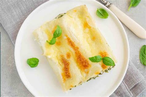 Įdarų paruošimas cannelloni makaronams