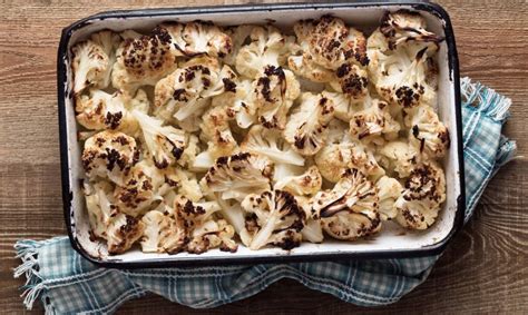 Įvairių spalvų žiediniai kopūstai