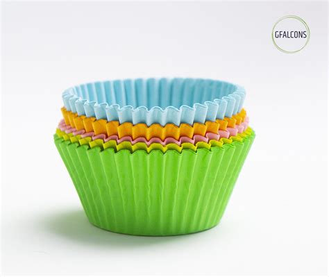 Various types of paper muffin liners