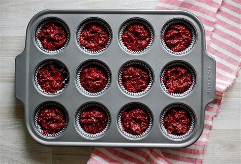 Burokėlių ir šokolado keksiukai