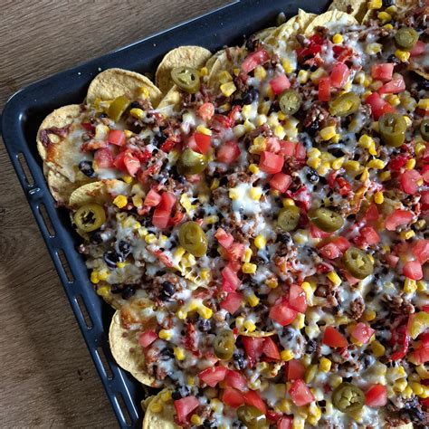 Orkaitėje užkepti nachos