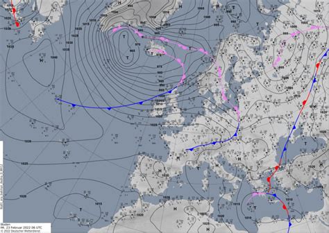 Sinoptinis žemėlapis su ciklonais ir anticiklonais