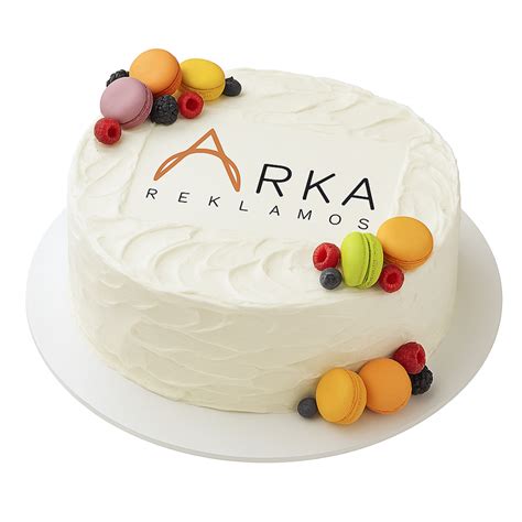 Tortas su M&M's dekoracijomis