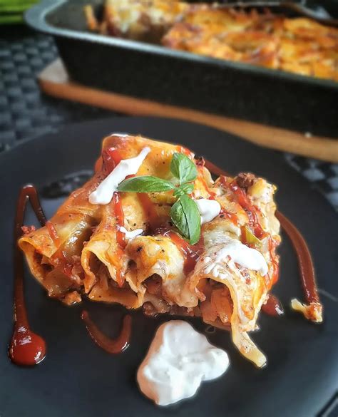 Įdaryti cannelloni makaronai orkaitėje