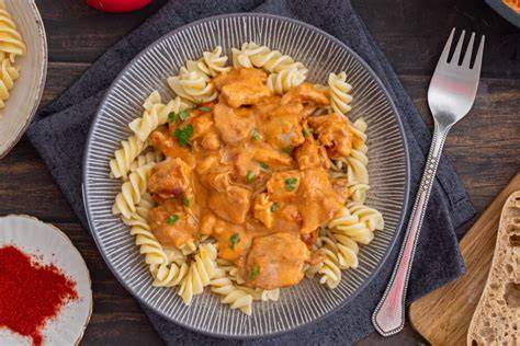Vištienos padažas su makaronais