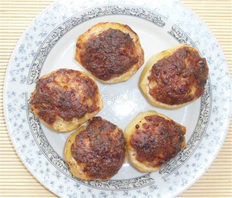 įdarytos bulvės su faršu