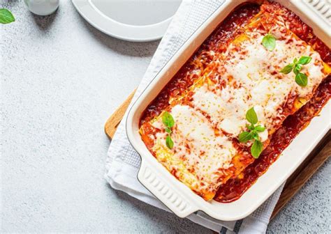 Rikota ir špinatais įdaryti cannelloni