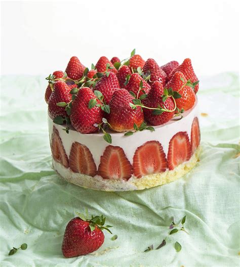 Gaivus jogurtinis braškių tortas be kepimo